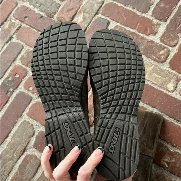 Teva Capistrano Brown Leather Boots - Picture 3 of 10